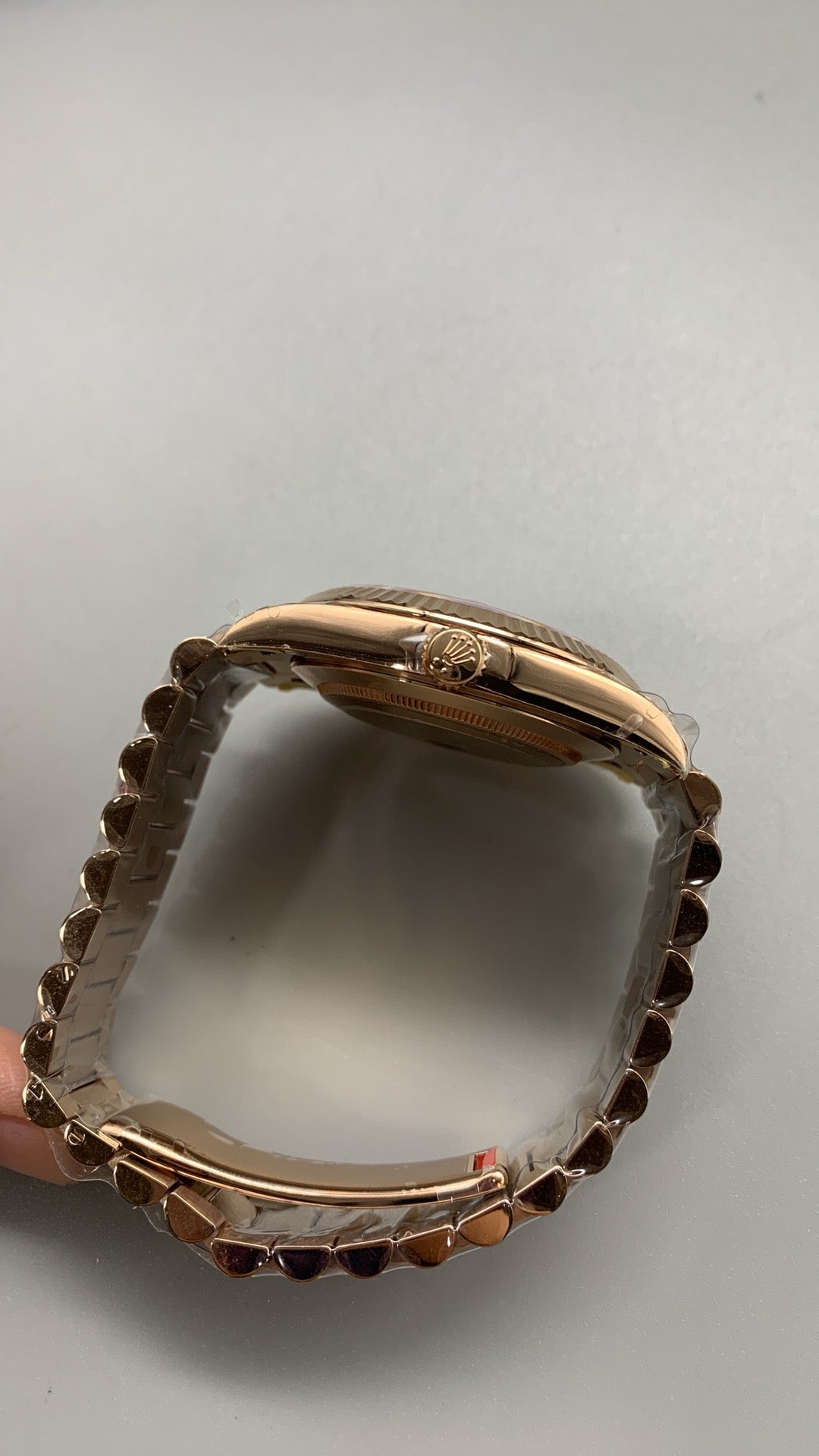 Rolex Day-Date 40 – Olive Green Dial VSF SUPER CLONE – 228235 – Fluted Bezel – President Bracelet