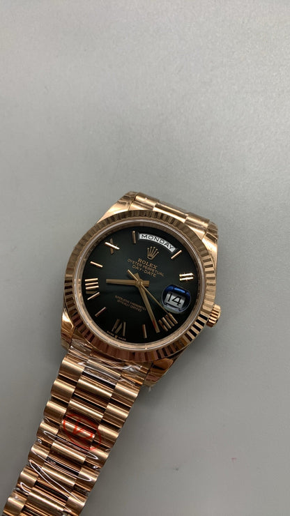 Rolex Day-Date 40 – Olive Green Dial VSF SUPER CLONE – 228235 – Fluted Bezel – President Bracelet