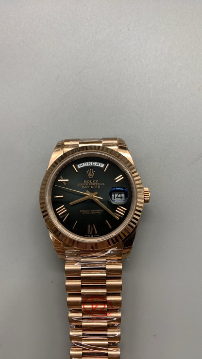 Rolex Day-Date 40 – Olive Green Dial VSF SUPER CLONE – 228235 – Fluted Bezel – President Bracelet
