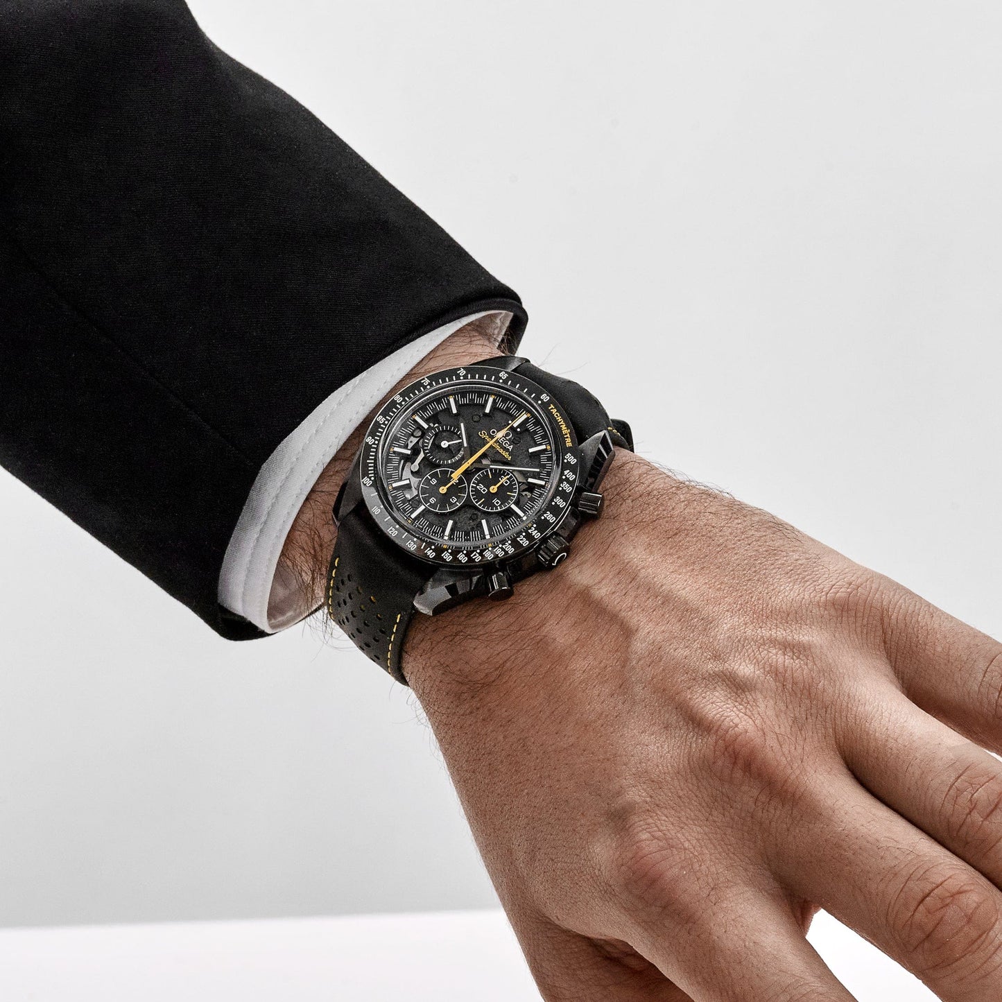 Omega Speedmaster 311.92.44.30.01.001 Dark Side of the Moon Apollo 8 Edition Black Ceramic Black Dial (2021)