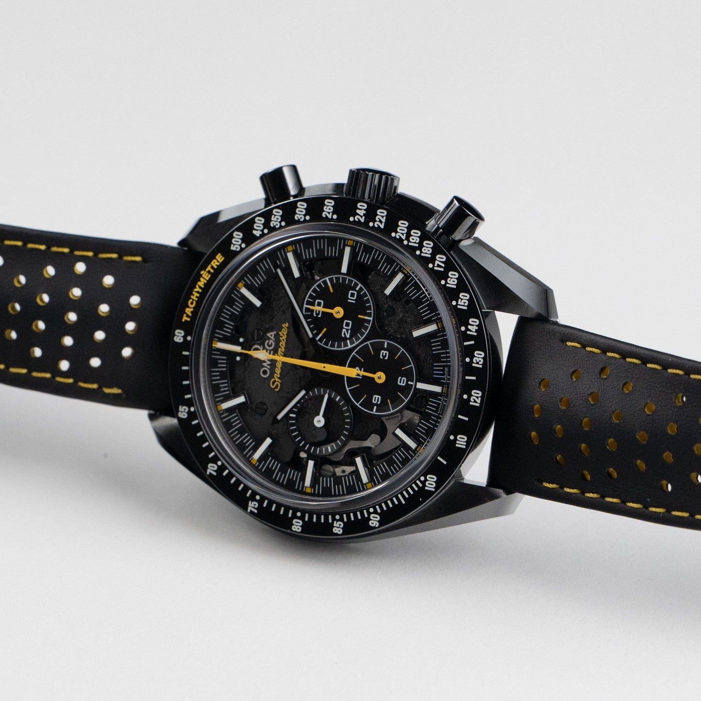 Omega Speedmaster 311.92.44.30.01.001 Dark Side of the Moon Apollo 8 Edition Black Ceramic Black Dial (2021)