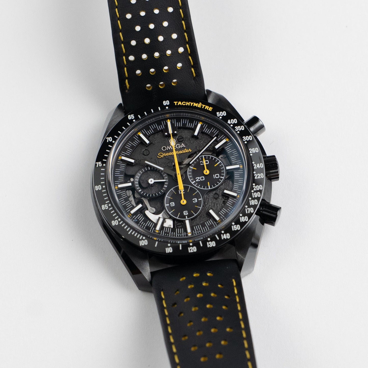Omega Speedmaster 311.92.44.30.01.001 Dark Side of the Moon Apollo 8 Edition Black Ceramic Black Dial (2021)